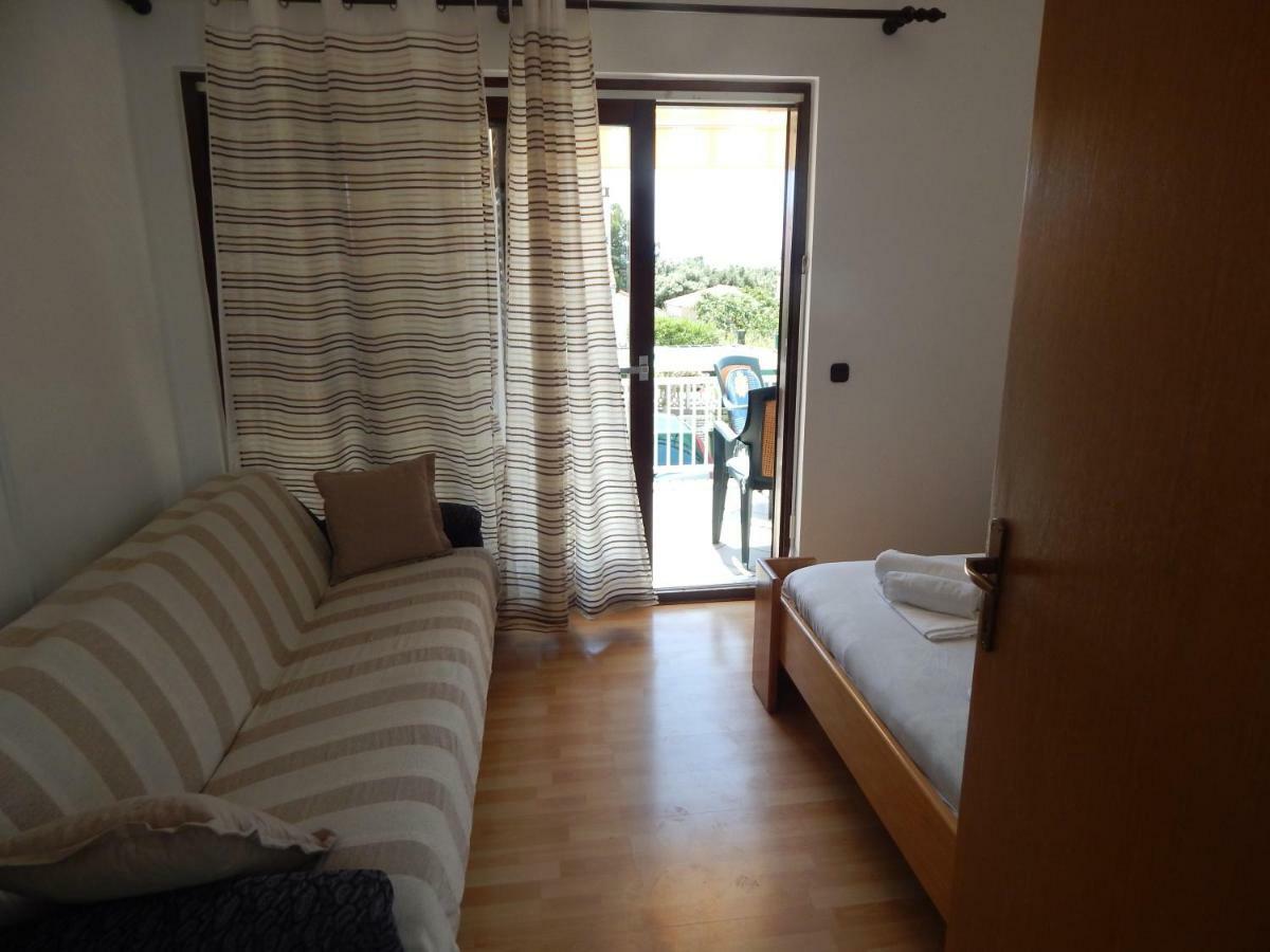 Apartman Duje Petrčane Exterior foto