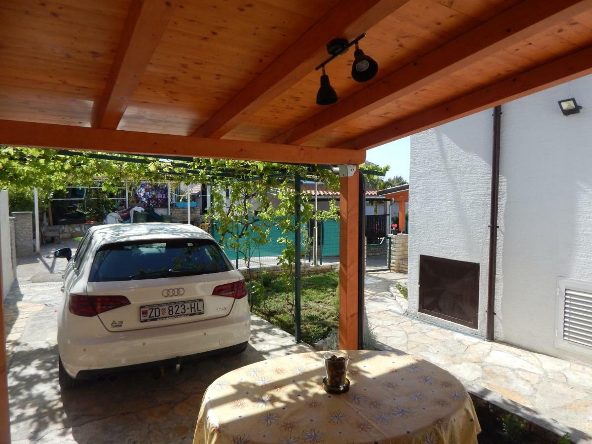 Apartman Duje Petrčane Exterior foto